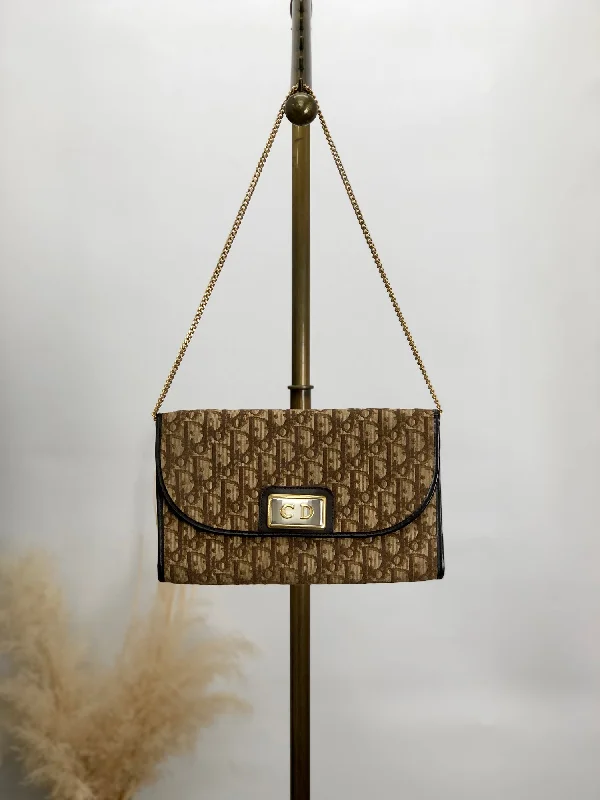 Limited Time Flash Sale Christian Dior Trotter CD Logo Chain Shoulder bag Brown Vintage ctc6u5 Seasonal Sale On Trendy Handbags Limited Time Flash Sale Christian Dior Trotter CD Logo Chain Shoulder bag Brown Vintage ctc6u5 Seasonal Sale On Trendy Handbags