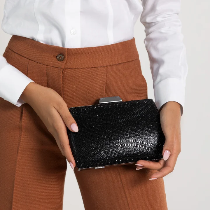 Lightweight Bags With Clearance Prices Glam Up Evening Bag UB 03 Premium Handbags At Unbeatable Markdowns Lightweight Bags With Clearance Prices Glam Up Evening Bag UB 03 Premium Handbags At Unbeatable Markdowns