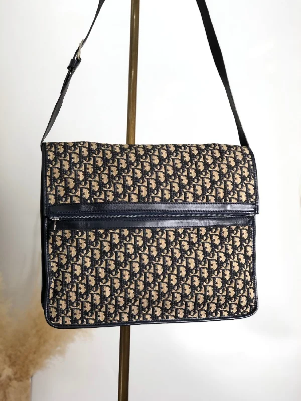 You'll Love Us Because Christian Dior Trotter Shoulder bag Navy Vintage ygtef5 Premium Handbags With A Touch Of Elegance