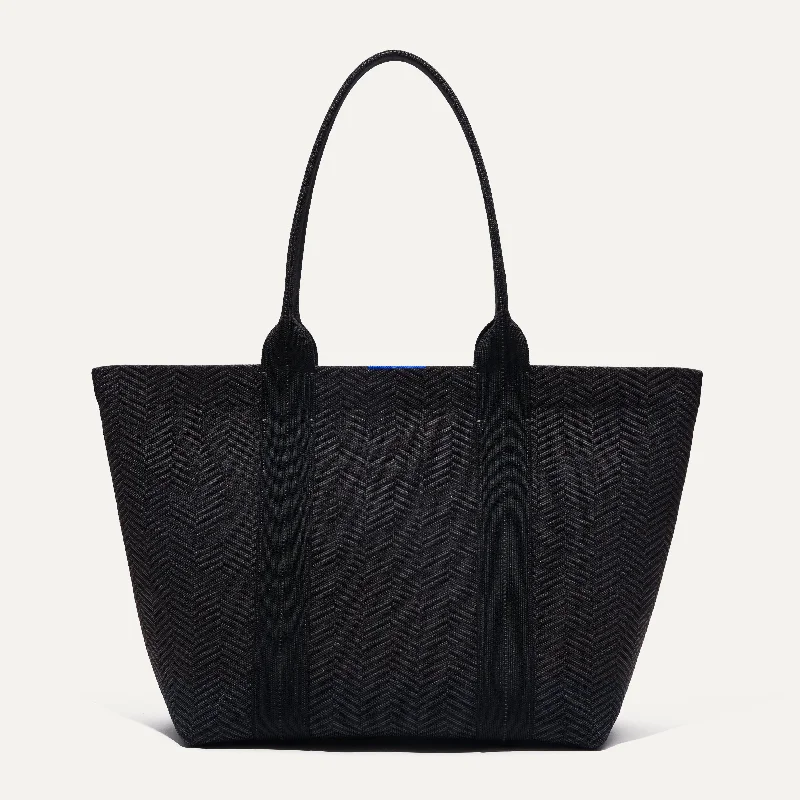 Stylish Deals The Essential Tote - Shadow Black Elegant Bags With Limited Stock Available Stylish Deals The Essential Tote - Shadow Black Elegant Bags With Limited Stock Available