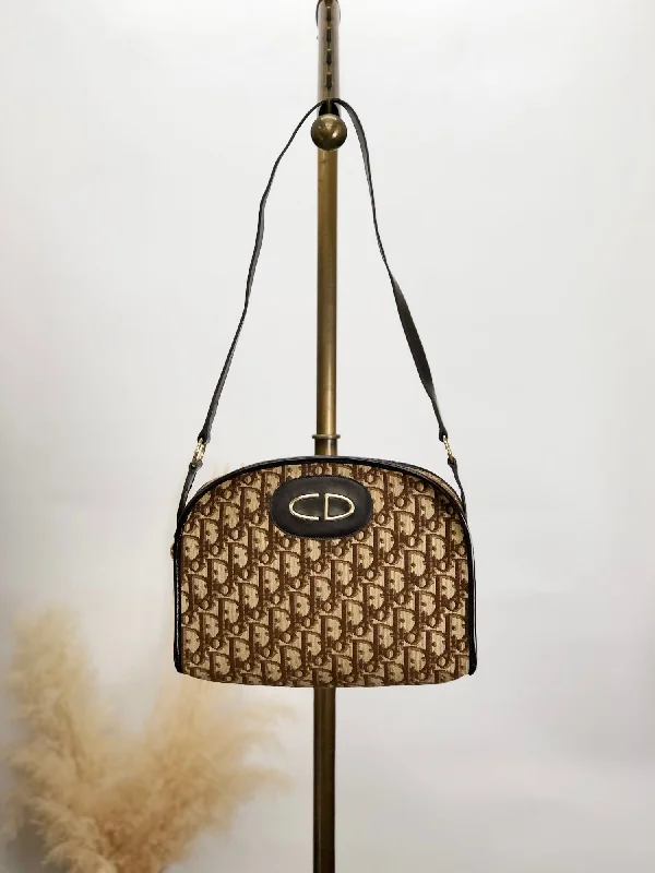 Chic & Modern Sales Christian Dior Trotter Shoulder bag Brown Vintage hxyich Carry Elegance For Less Chic & Modern Sales Christian Dior Trotter Shoulder bag Brown Vintage hxyich Carry Elegance For Less