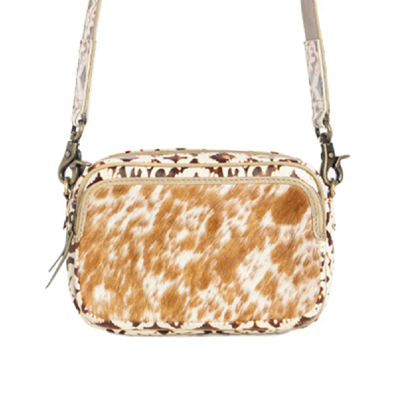 Tote Bag For Everyday Use Tilla's Mine Trail Shoulder Bag in Caramel & Brown Sleek Bags, Perfect Prices Tote Bag For Everyday Use Tilla's Mine Trail Shoulder Bag in Caramel & Brown Sleek Bags, Perfect Prices