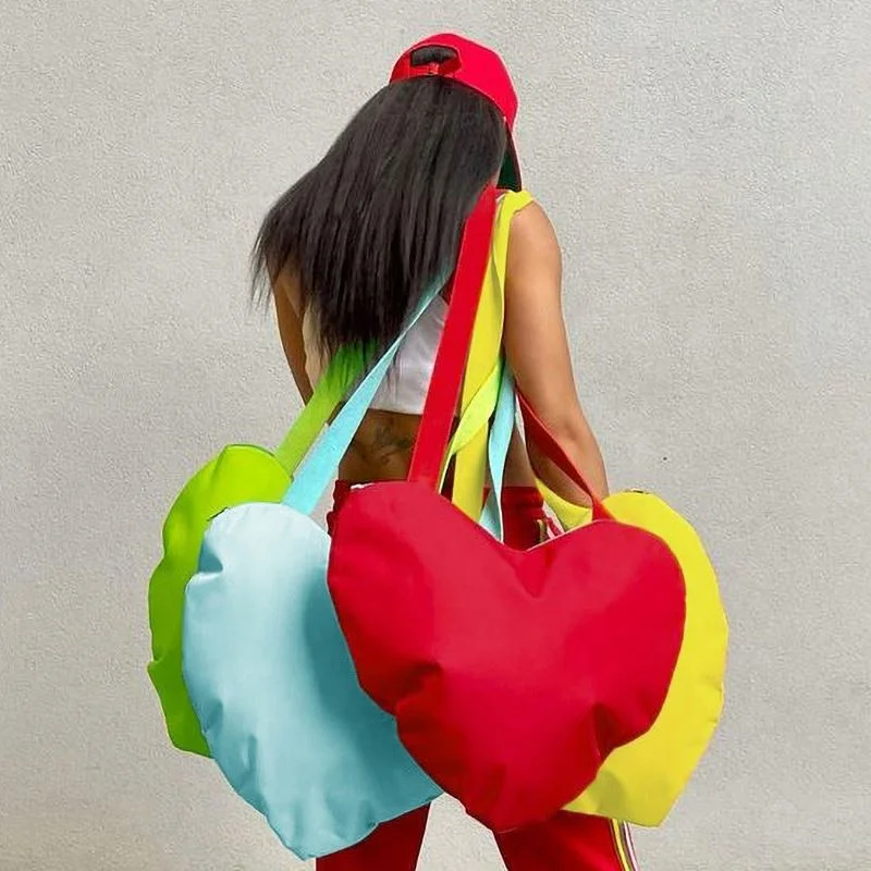 XLL custom logo fashionable 2022 summer retro love heart zipper crossbody bags shoulder handbag women's messenger bags Unmissable Deals On Trendy Handbags XLL custom logo fashionable 2022 summer retro love heart zipper crossbody bags shoulder handbag women's messenger bags Unmissable Deals On Trendy Handbags