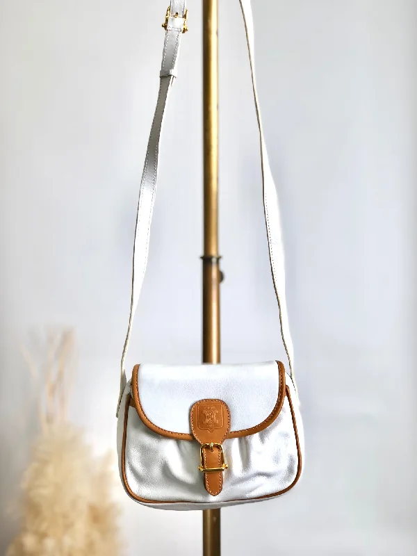 CELINE Blason Front Buckle Shoulder bag White Vintage hzne27 Fashionable Crossbody Bags At Special Offers CELINE Blason Front Buckle Shoulder bag White Vintage hzne27 Fashionable Crossbody Bags At Special Offers