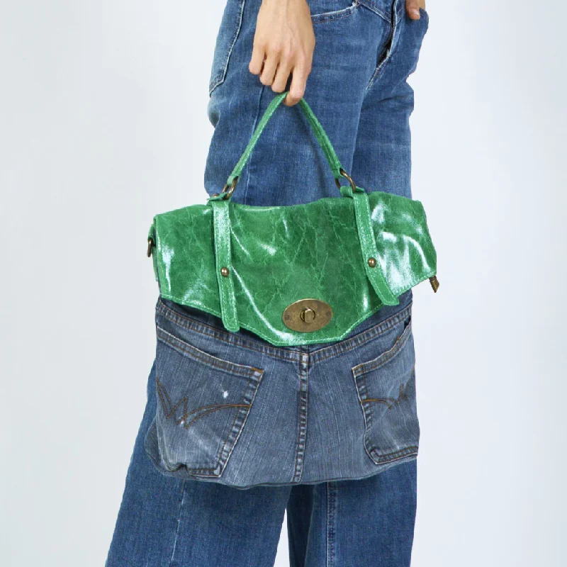 GREEN