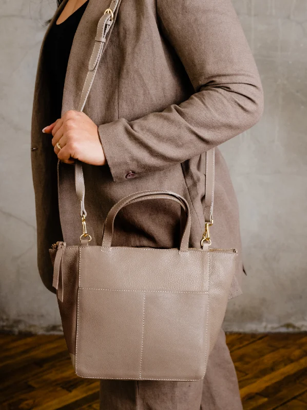 Lari Zip-Top Crossbody High-Fashion Handbags At Reduced Costs
